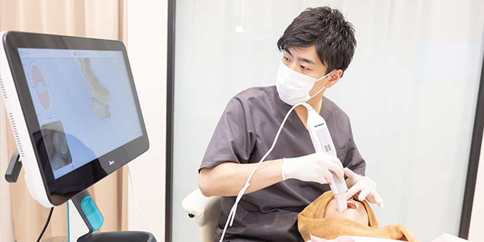 iTeroを使用している様子